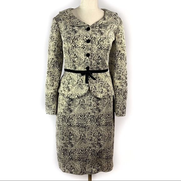 Vintage 50s inspired from 90s 2 Piece Suit Metallic Brocade Gold/Black Size 8 - Picture 1 of 8